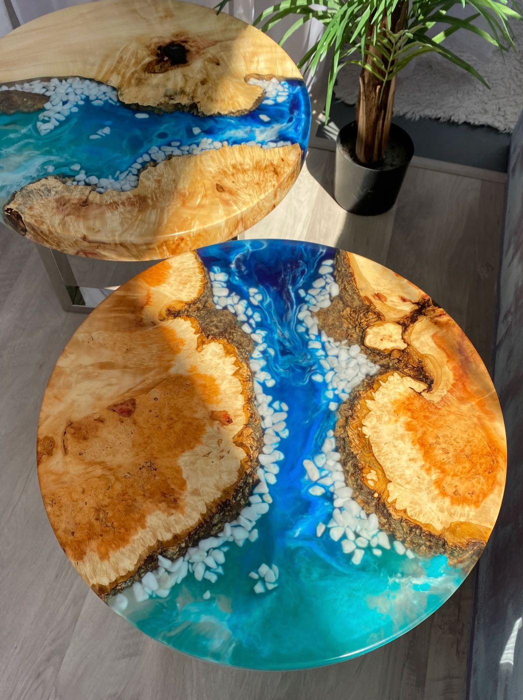 Ocean Resin Round Nesting Side Tables Set