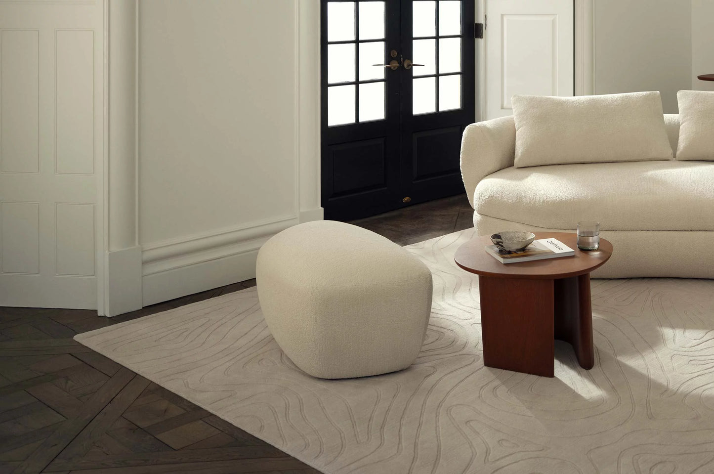 Aura Ottoman